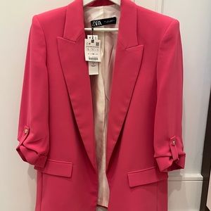 Large oversized pink women’s blazer from ZARA. Tags on, never worn.